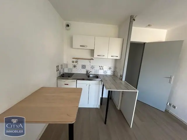 Photo 1 Appartement 1 pièce 21.75m²