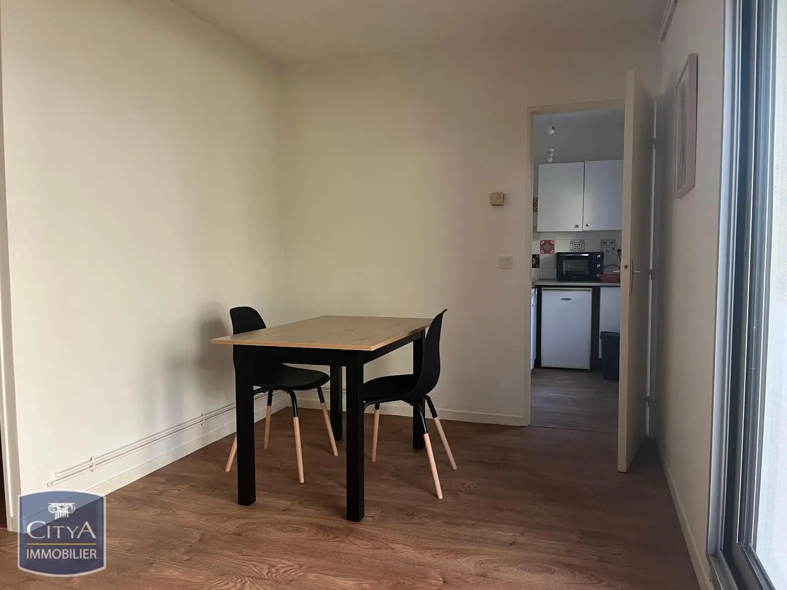 Photo 2 Appartement 1 pièce 30.84m²