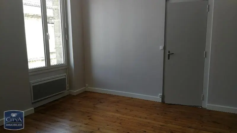 Photo 2 Appartement 1 pièce 31.48m²
