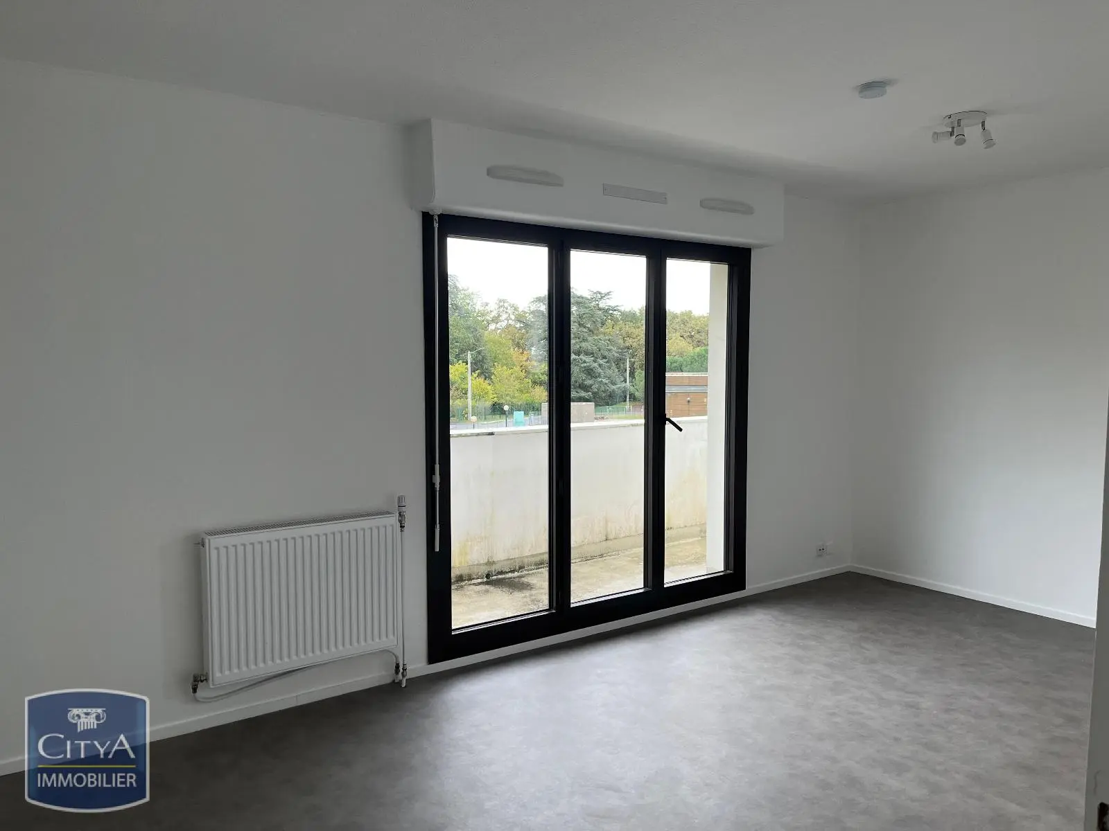 Photo 1 Appartement 1 pièce 28.14m²