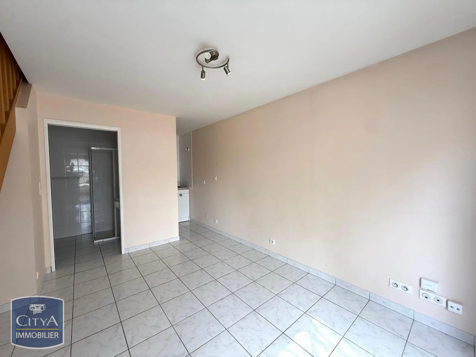 Photo 2 Appartement 1 pièce 23.51m²