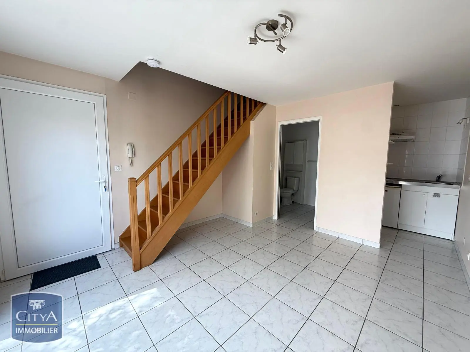 Photo 1 Appartement 1 pièce 23.51m²