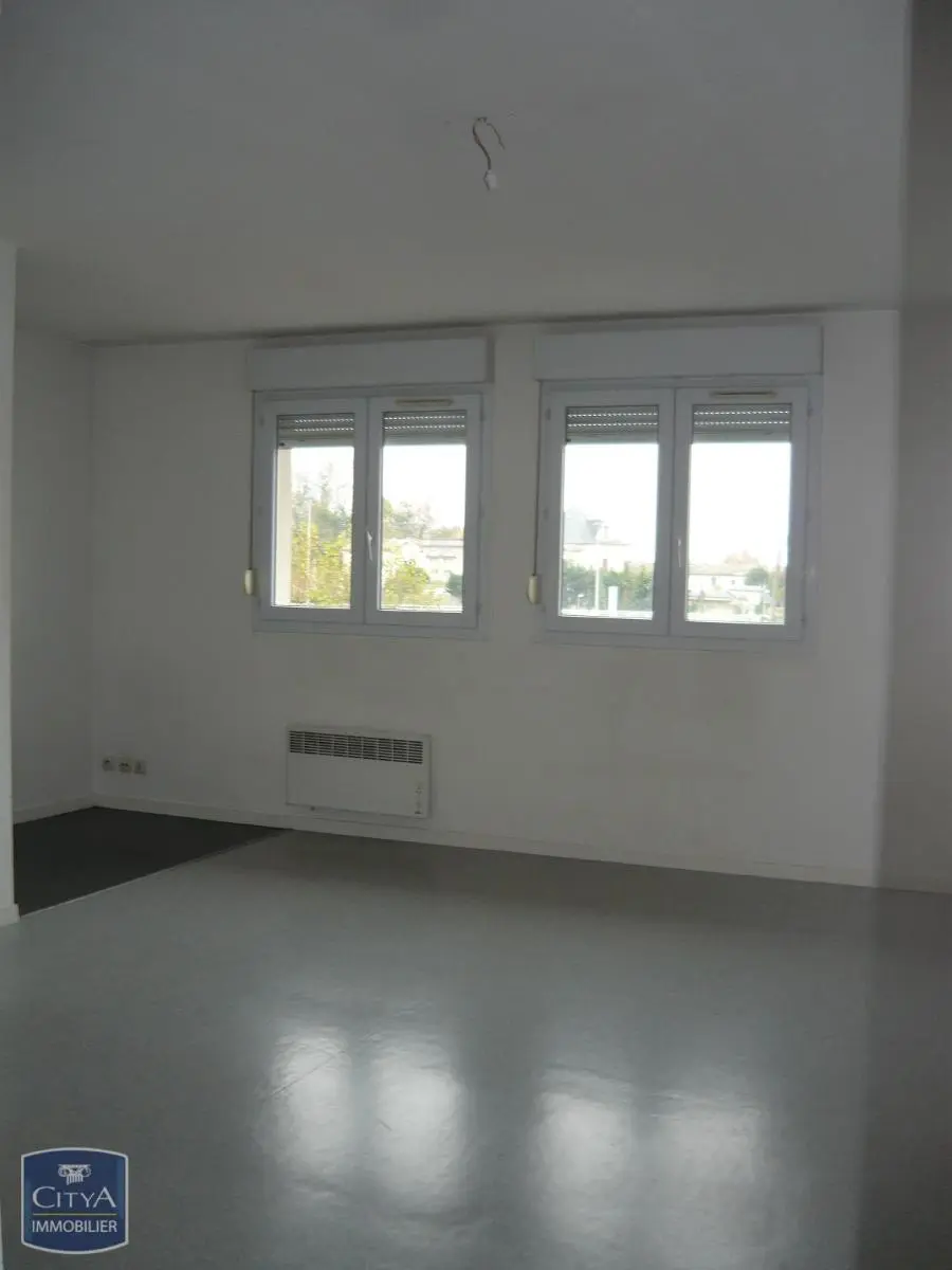Photo 1 Appartement 1 pièce 24.82m²