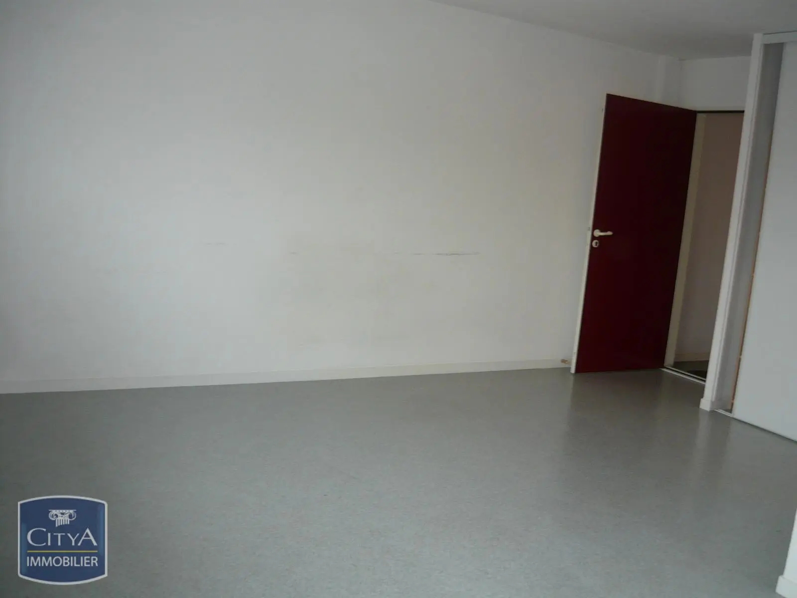 Photo 2 Appartement 1 pièce 24.82m²