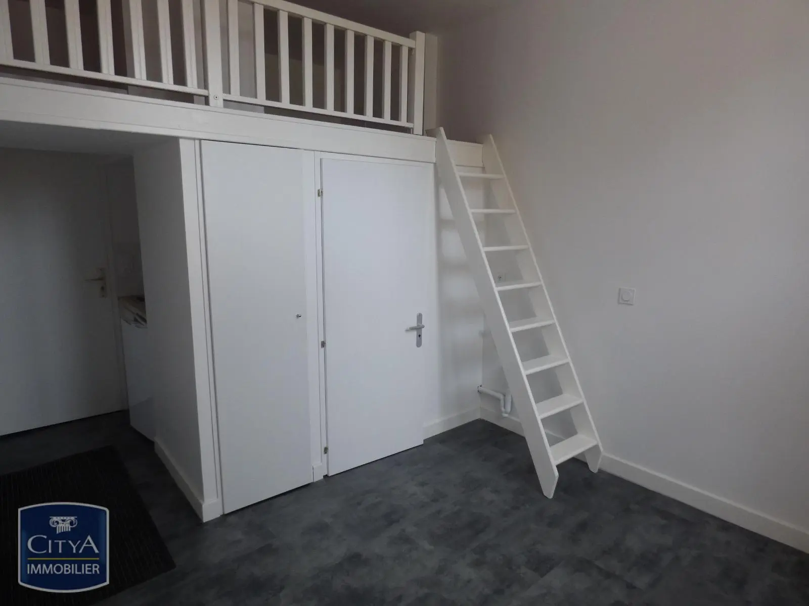 Photo 1 Appartement 1 pièce 13.77m²
