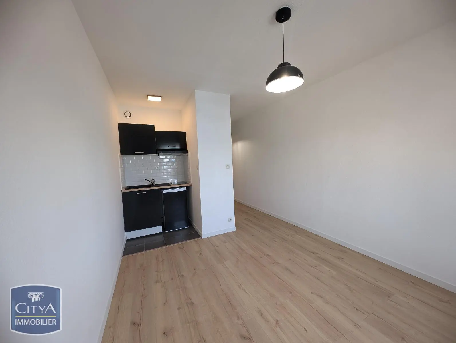 Photo 1 Appartement 1 pièce 20.27m²