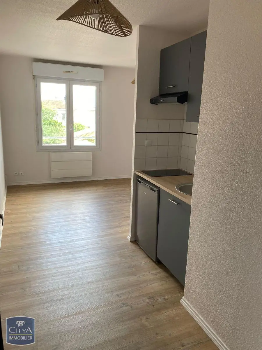 Photo 1 Appartement 1 pièce 24.1m²