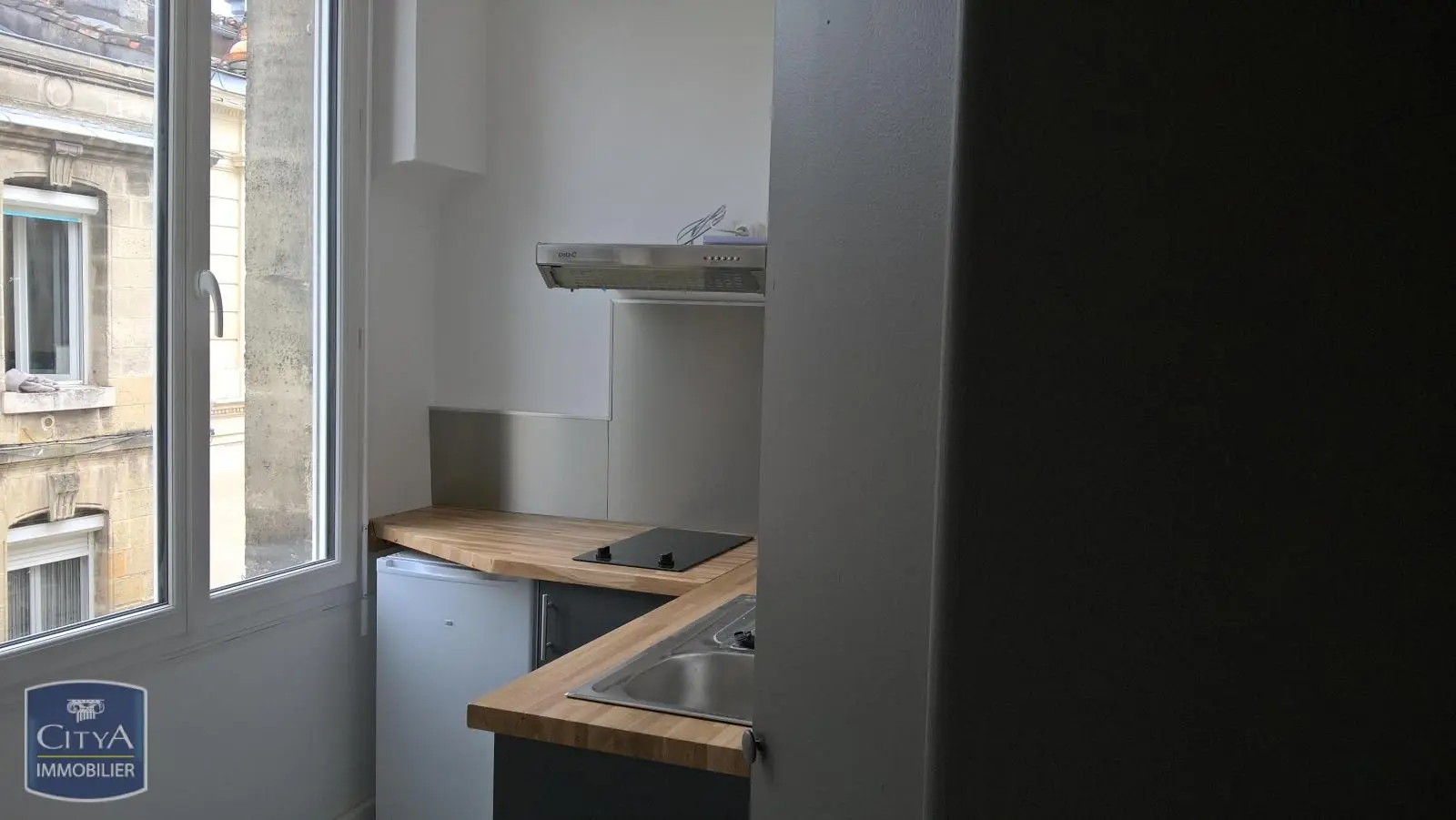 Photo 2 Appartement 1 pièce 31.48m²