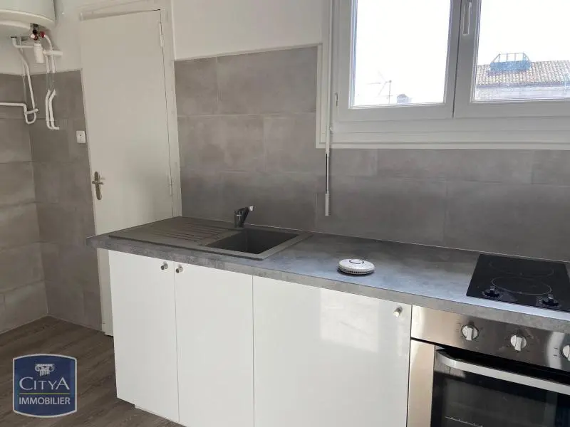 Photo 2 Appartement 1 pièce 32.67m²