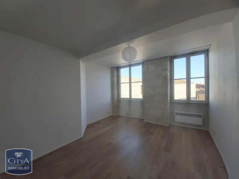 Photo 1 Appartement 1 pièce 28.23m²
