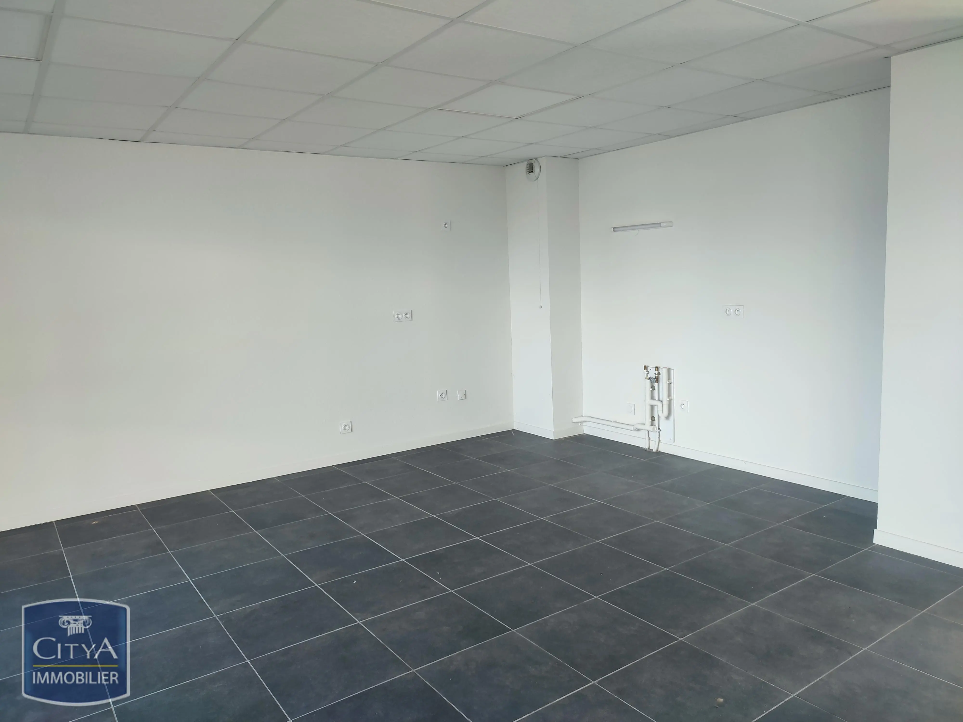 Photo 3 Local Commercial 105m²