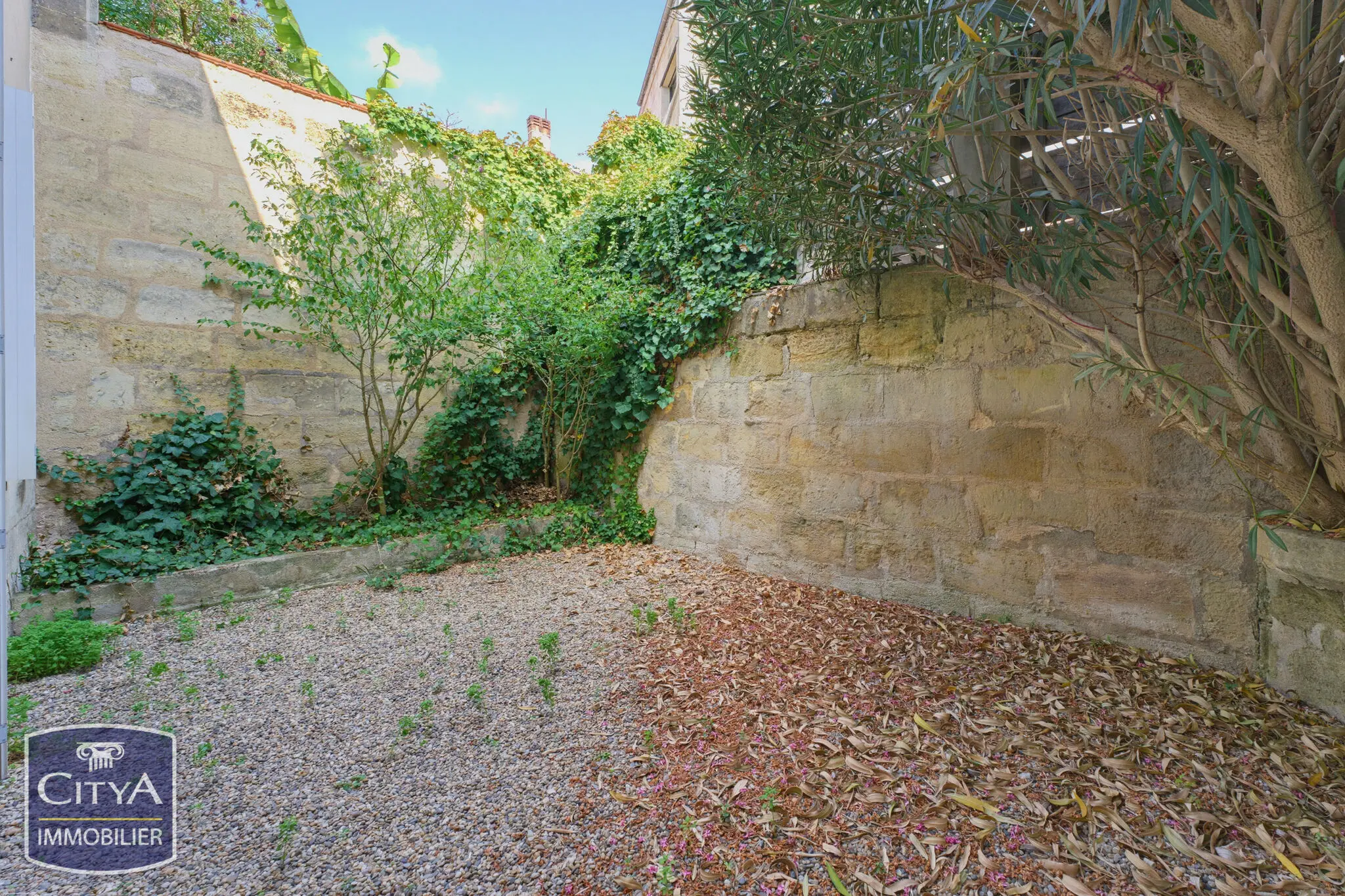Photo 1 Appartement 1 pièce 27.11m²