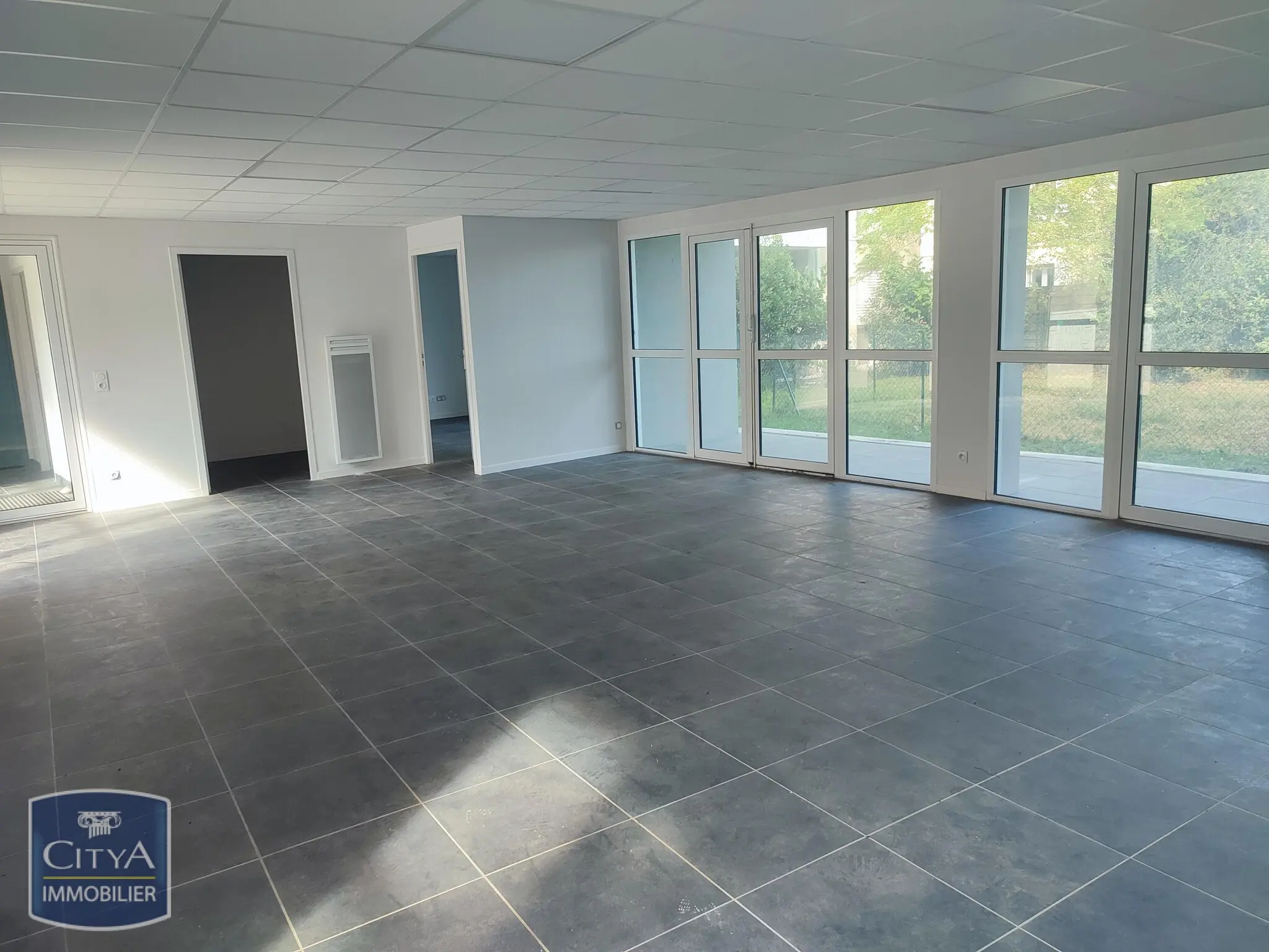 Photo 9 Local Commercial 105m²