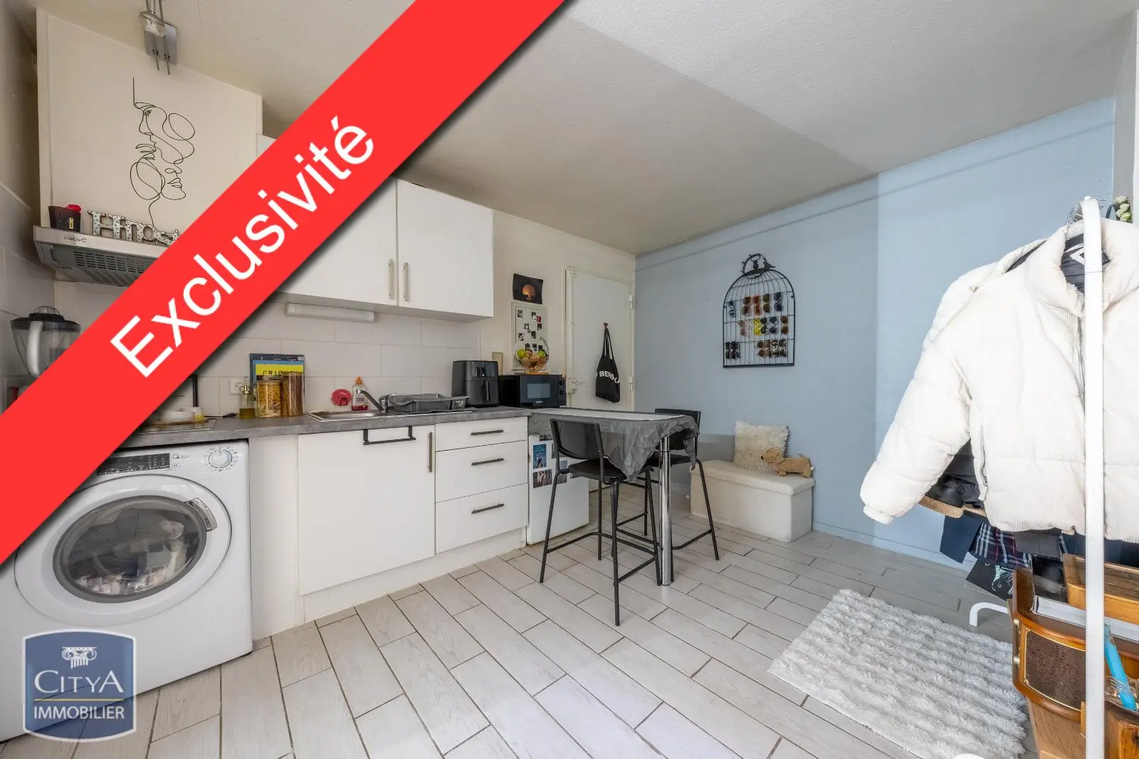 Photo 1 Appartement 1 pièce 23.74m²