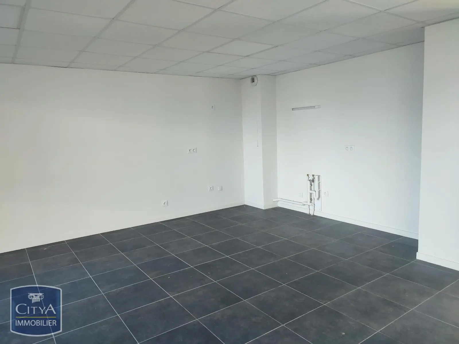 Photo 3 Local Commercial 105m²