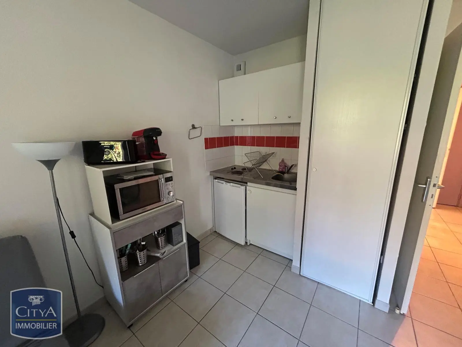 Photo 2 Appartement 1 pièce 23.93m²