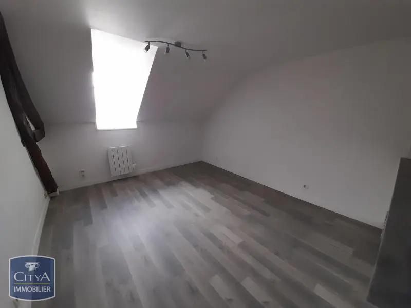 Photo 1 Appartement 1 pièce 16.73m²