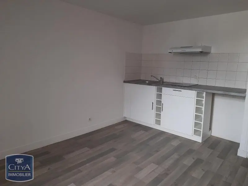 Photo 2 Appartement 1 pièce 16.73m²