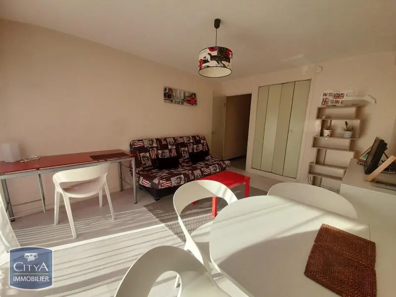 Photo 1 Appartement 1 pièce 25.7m²