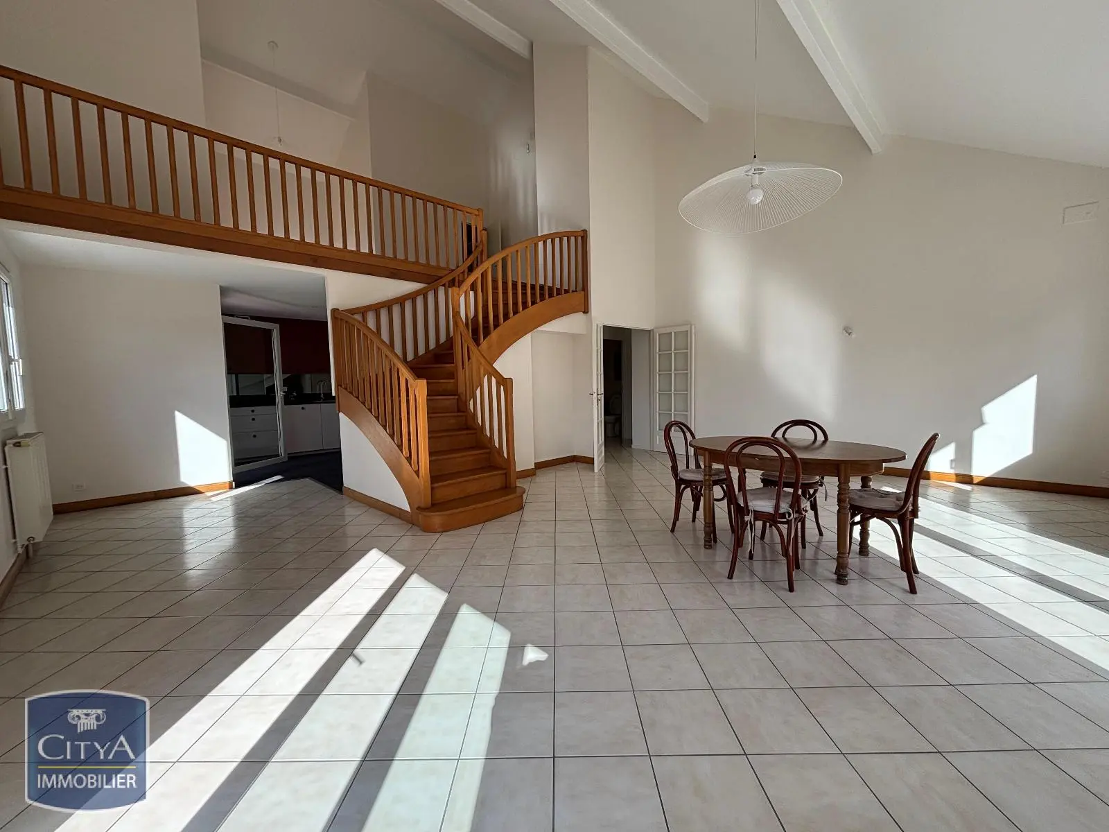 Photo 1 Appartement 5 pièces 157.33m²
