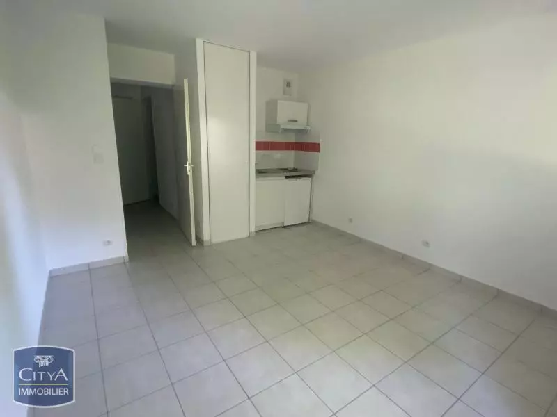 Photo 2 Appartement 1 pièce 24.61m²