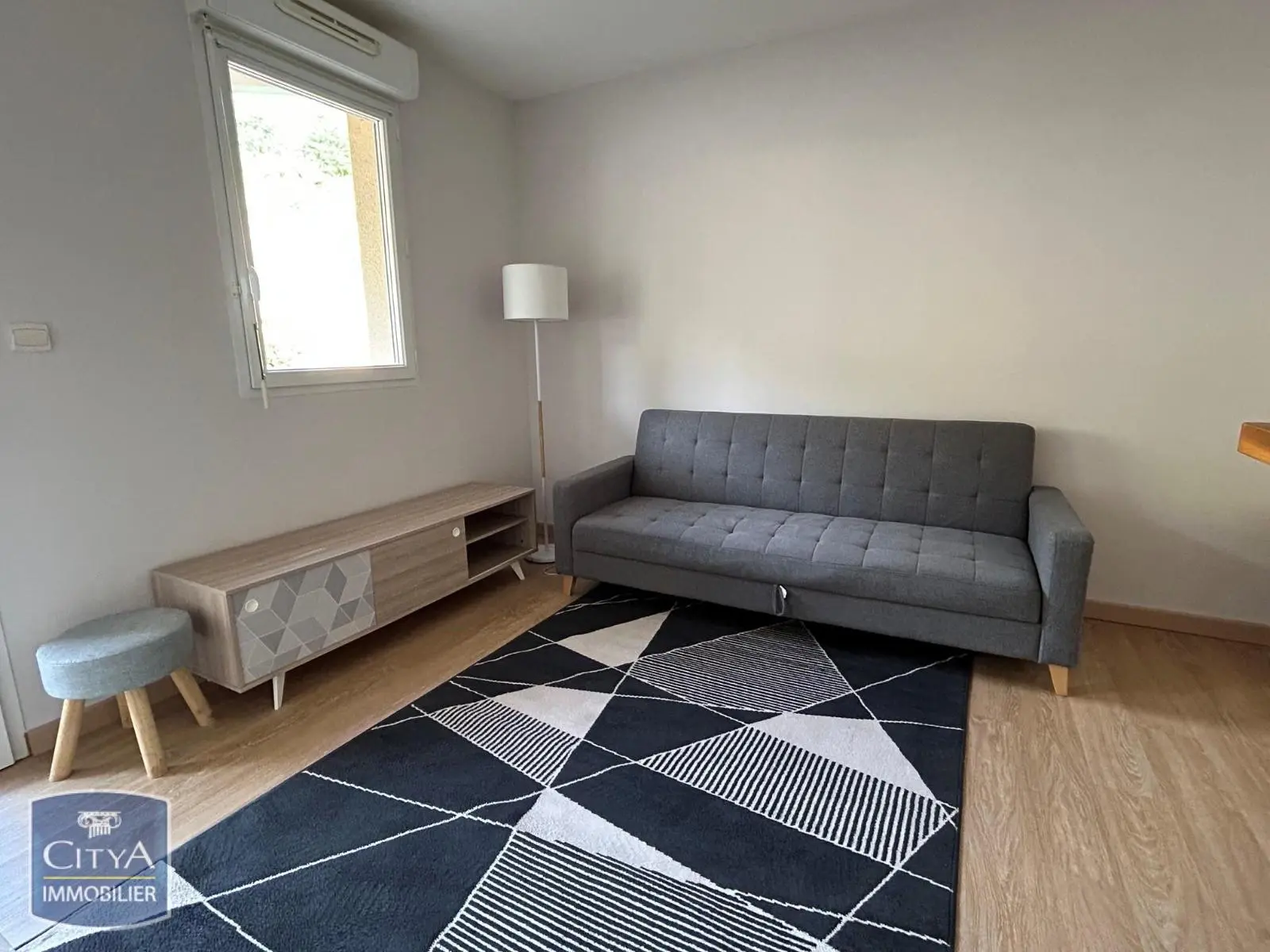 Photo 1 Appartement 1 pièce 24.31m²
