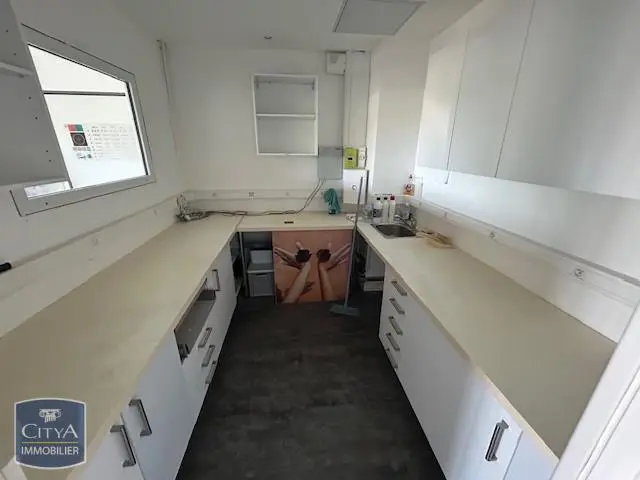 Photo 6 Local Commercial