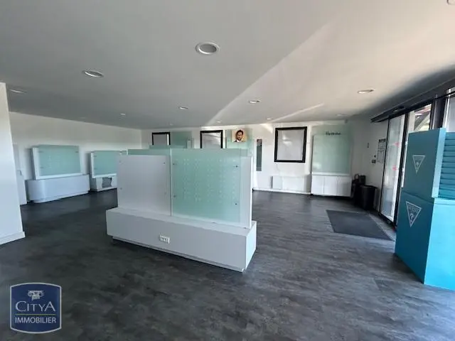 Photo 5 Local Commercial