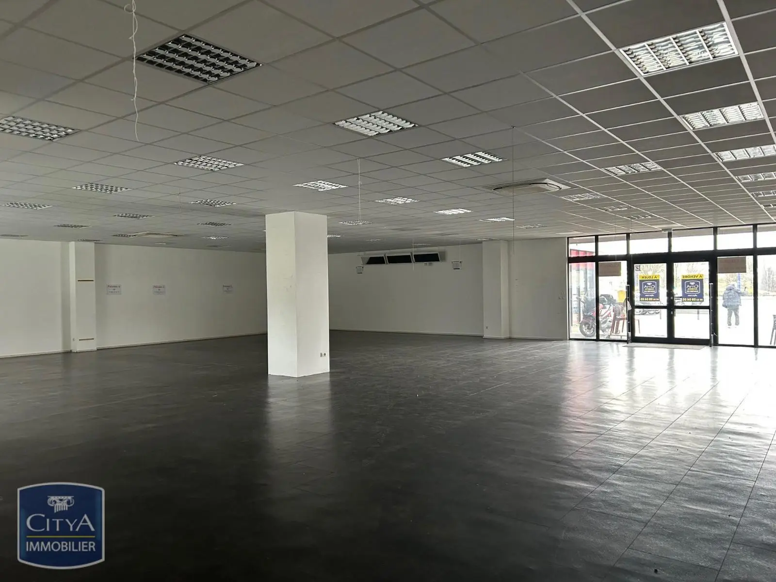 Photo 4 Local Commercial