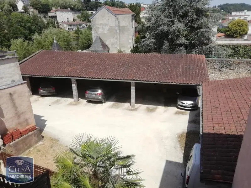 Photo 1 Parking