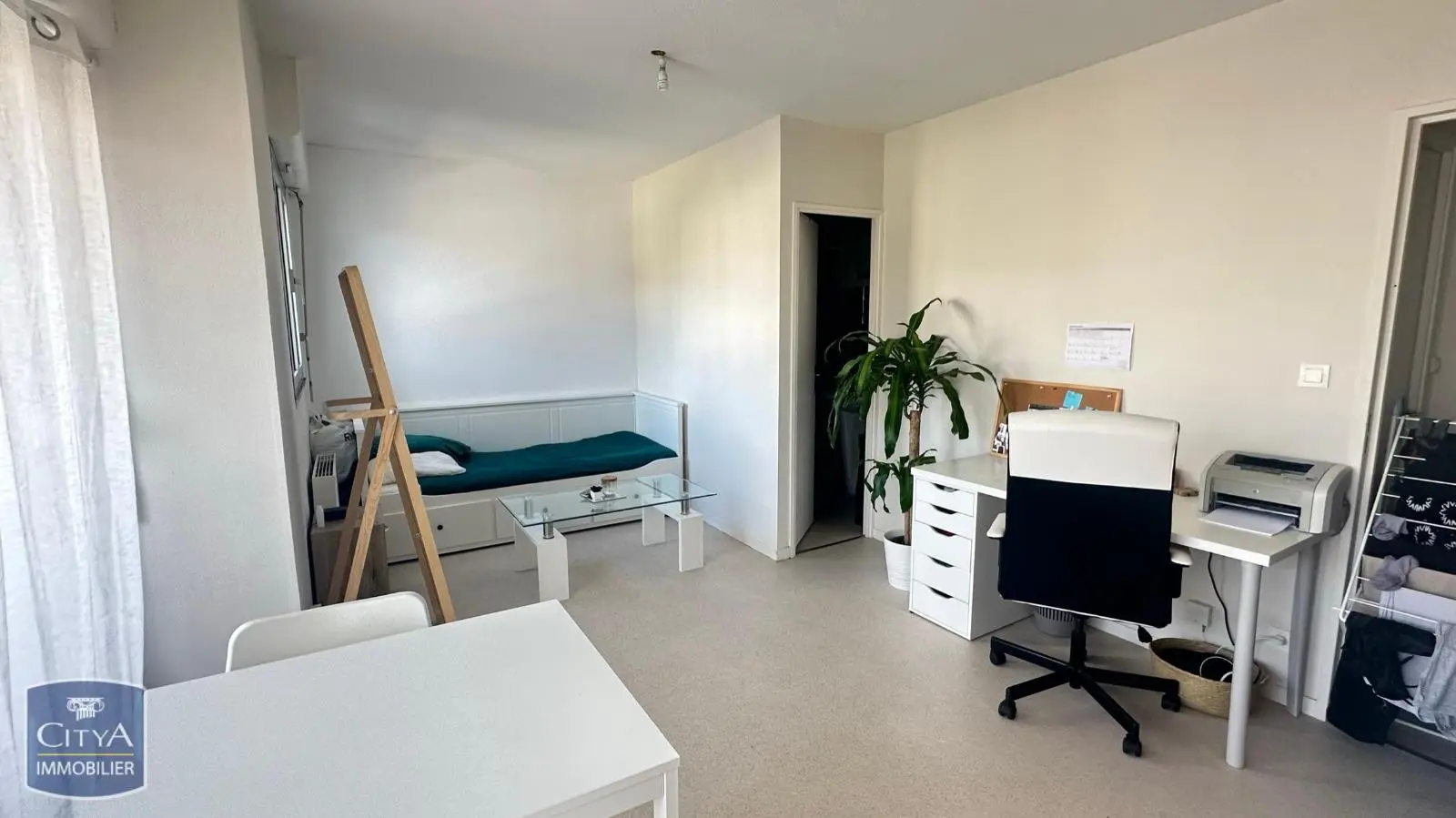 Photo 2 Appartement 1 pièce 26.75m²