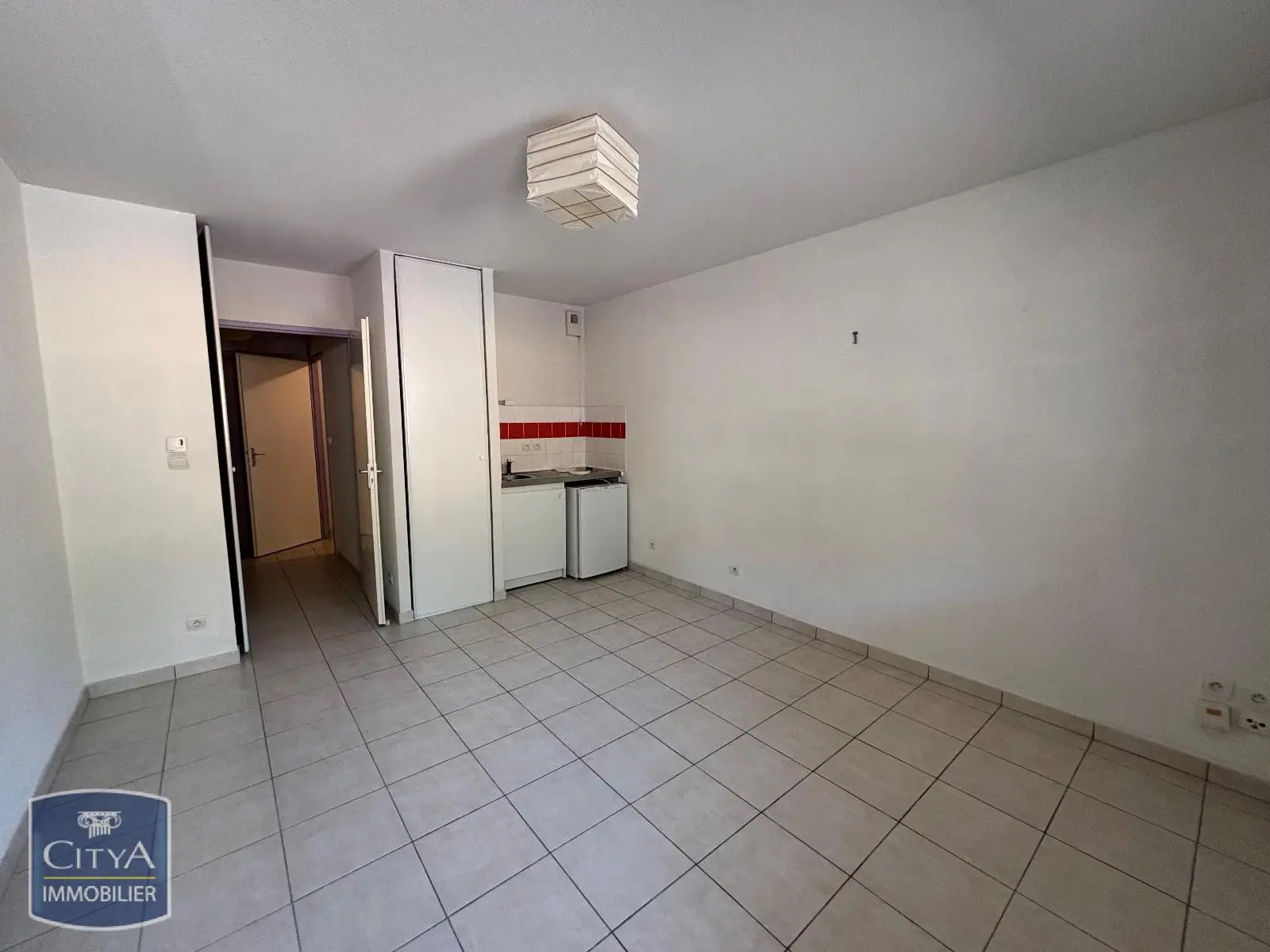 Photo 1 Appartement 1 pièce 24.89m²