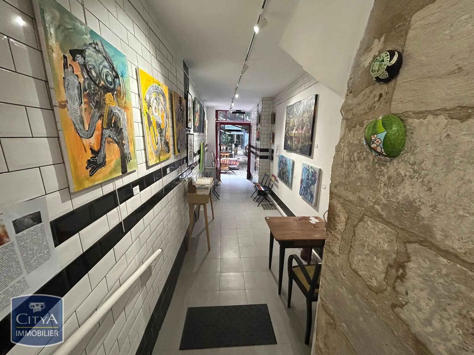 Photo 4 Local Commercial