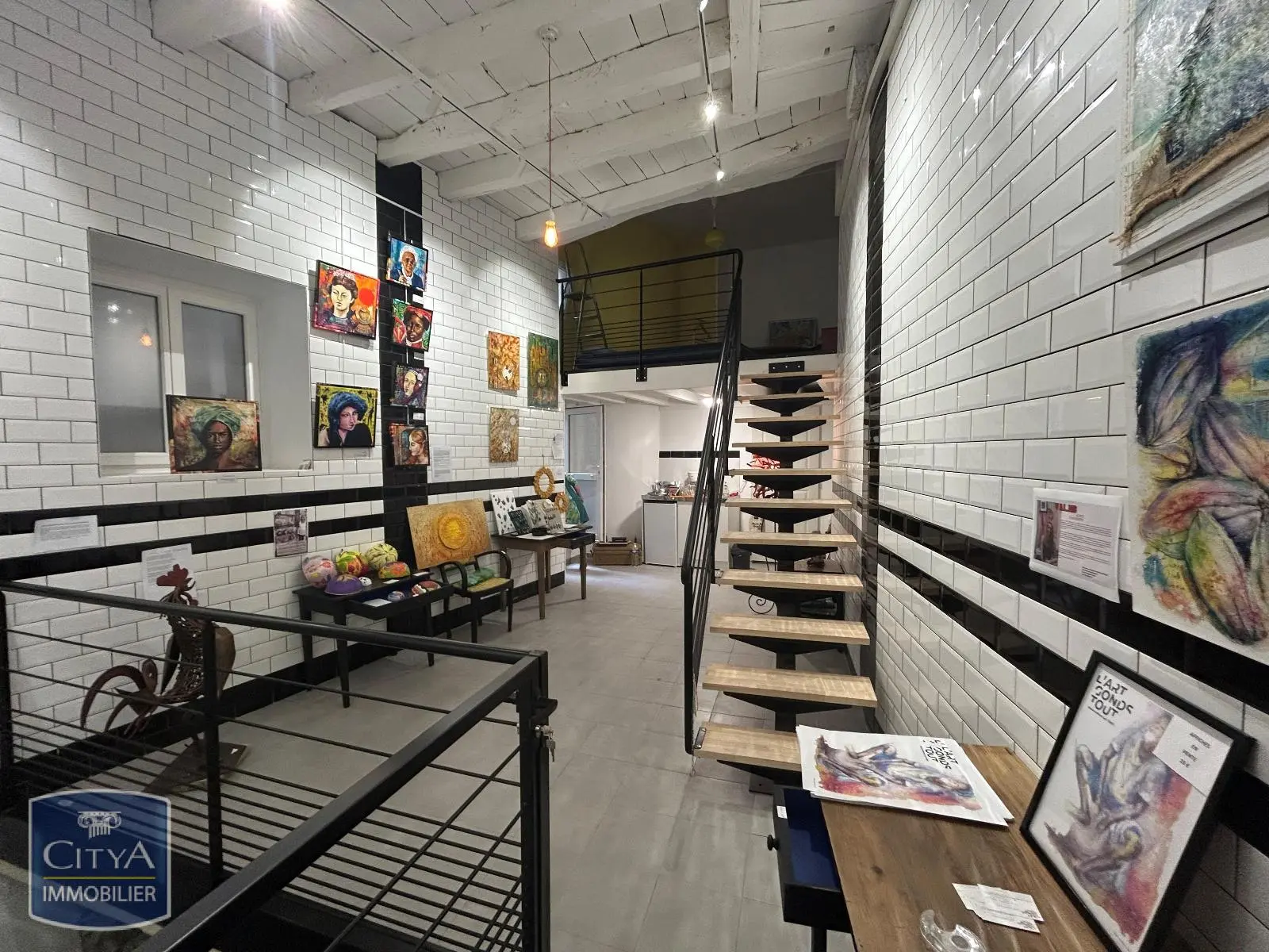 Photo 1 Local Commercial