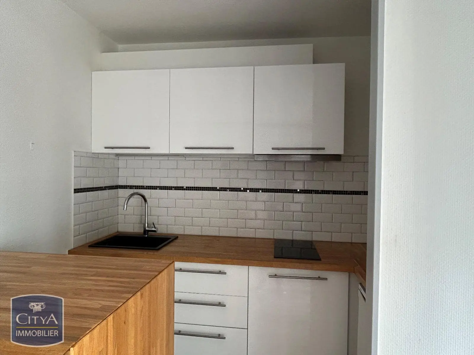 Photo 1 Appartement 1 pièce 27.56m²