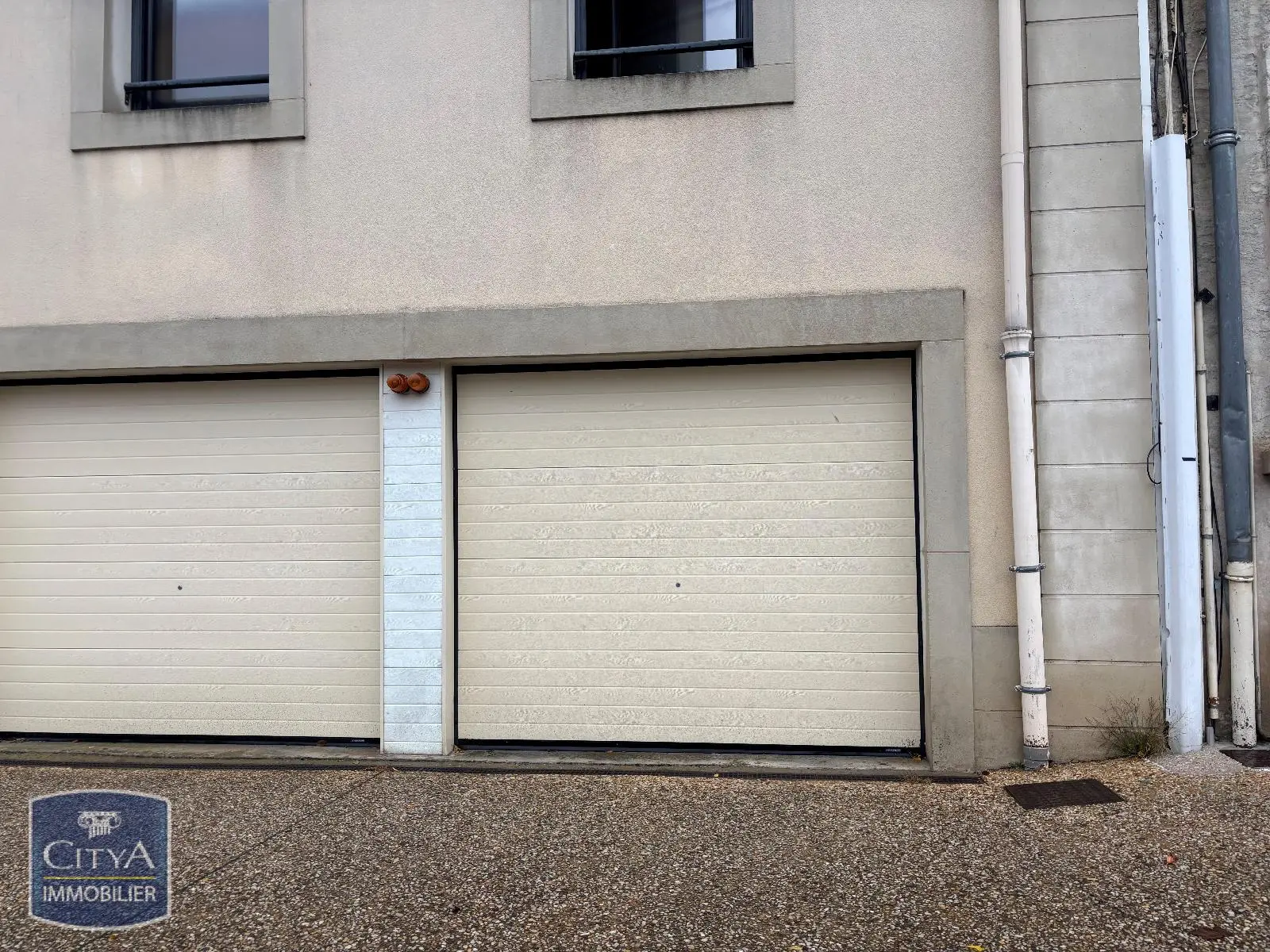 Photo 1 Parking