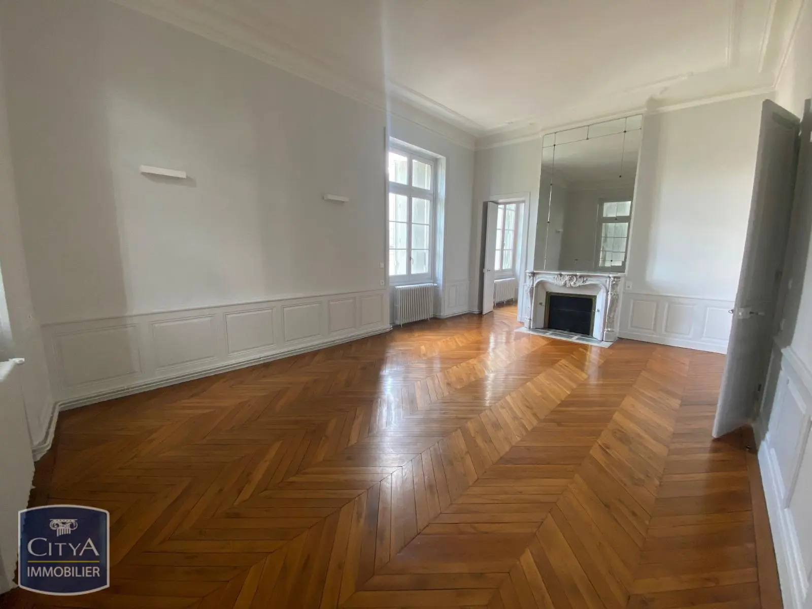 Photo 1 Appartement 5 pièces 151m²