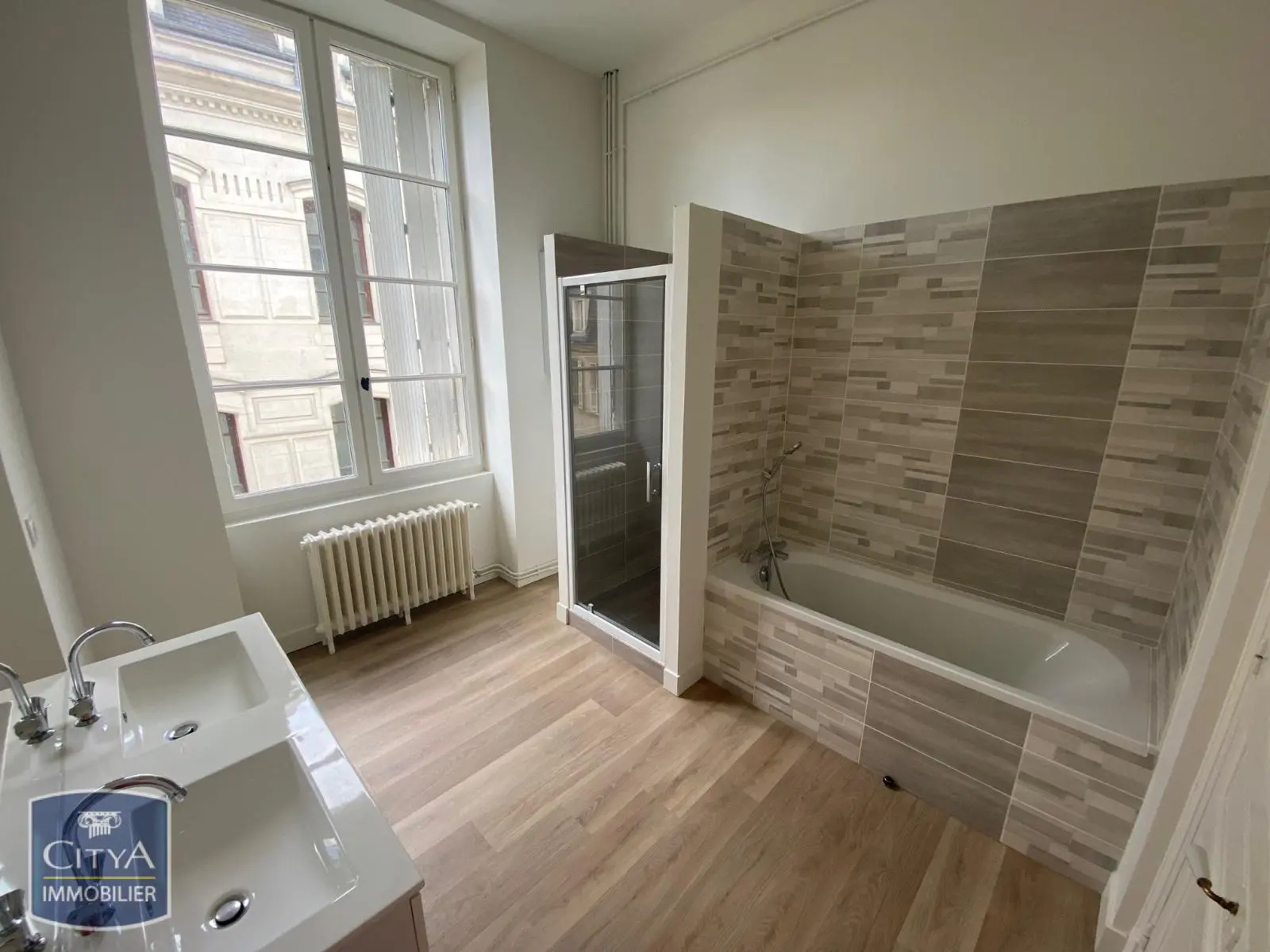 Photo 2 Appartement 5 pièces 151m²