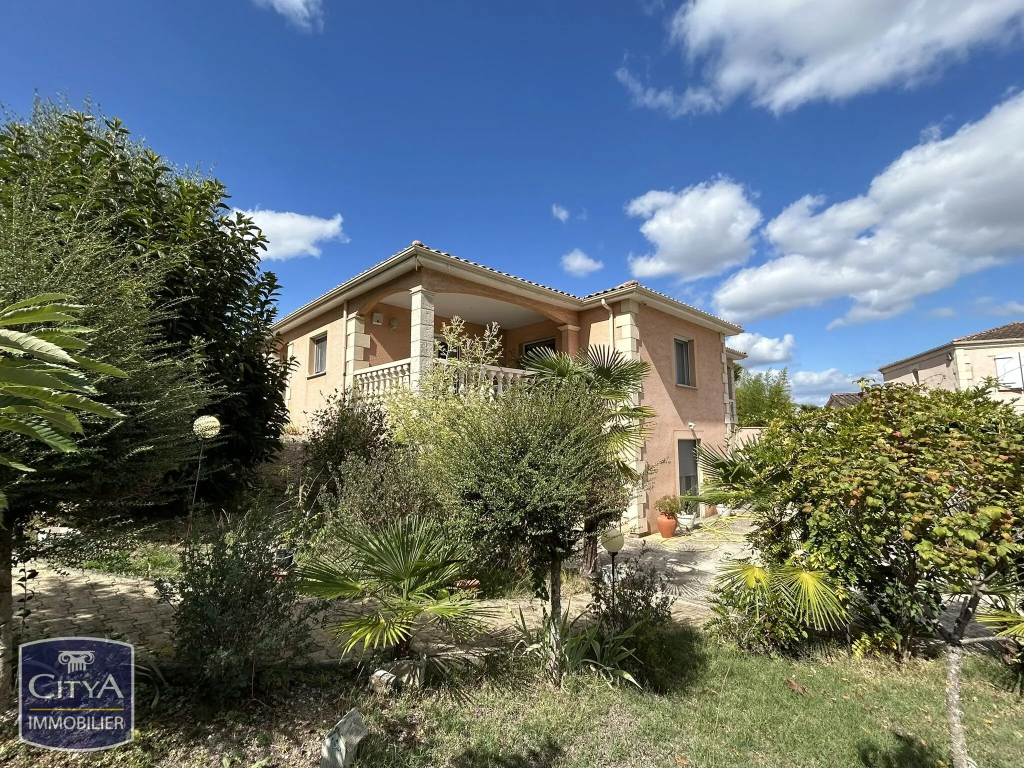 Photo 1 Maison 7 pièces 175m²