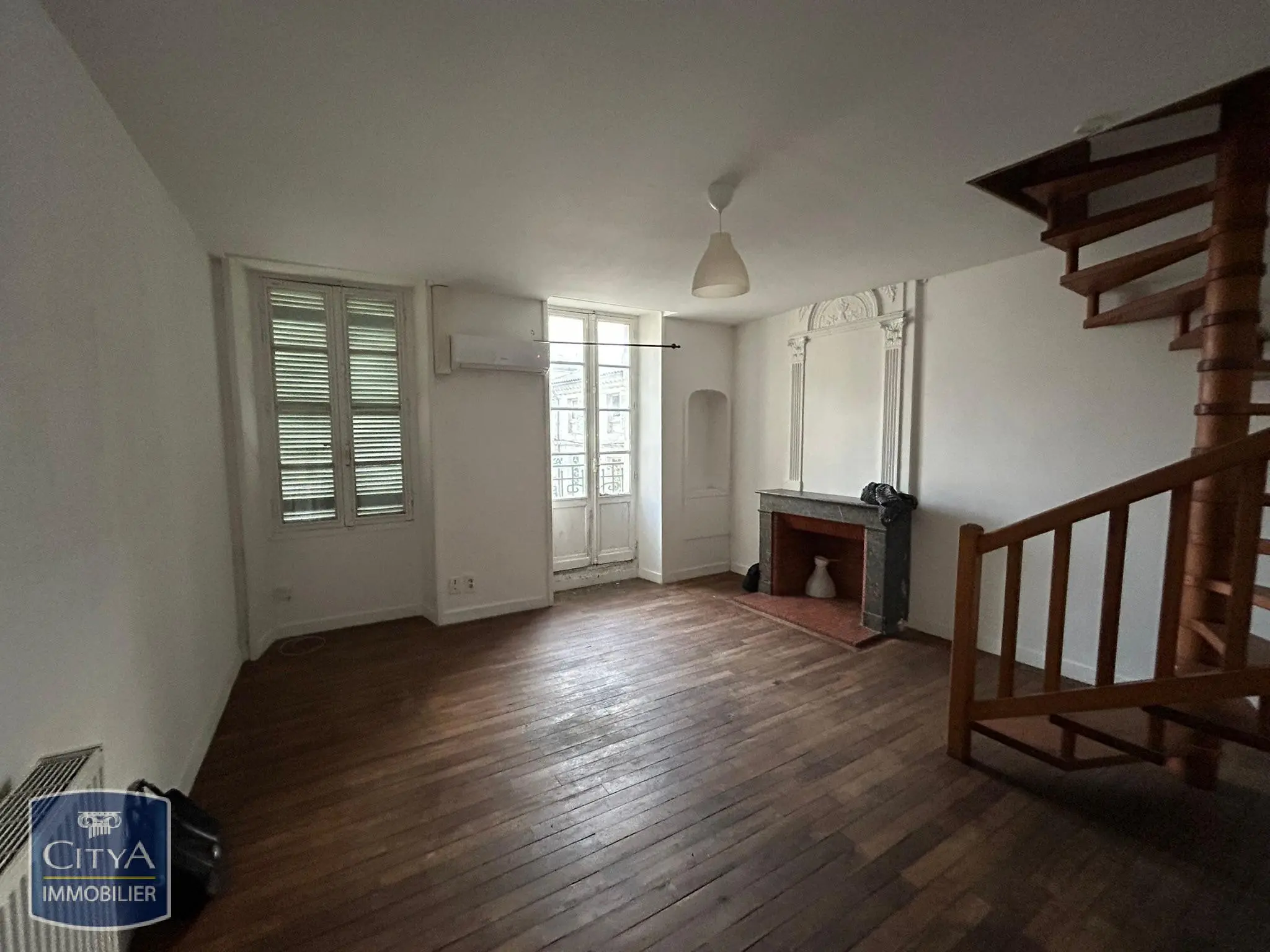 Photo 2 Immeuble 256m²