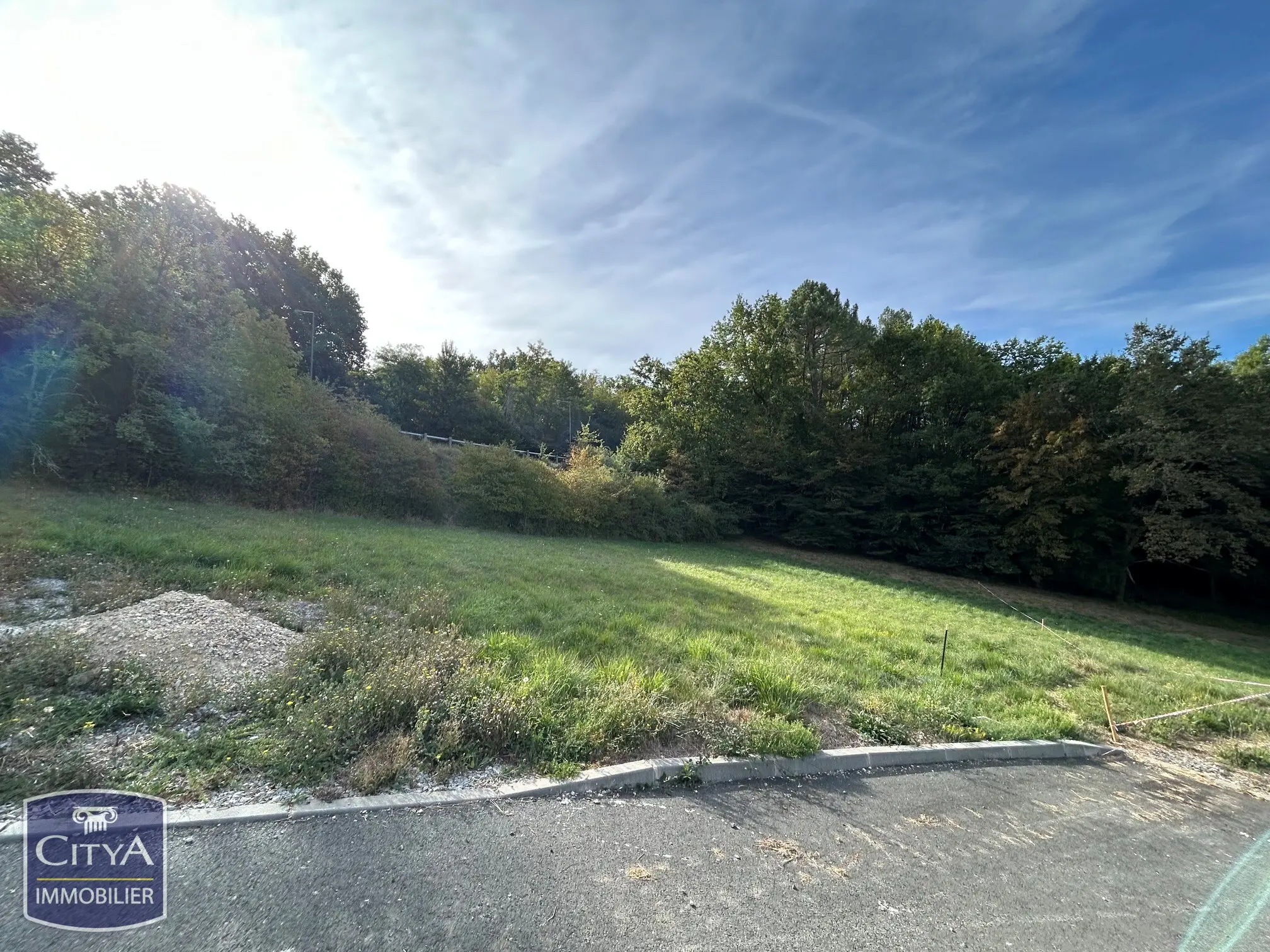 Photo 2 Terrain
