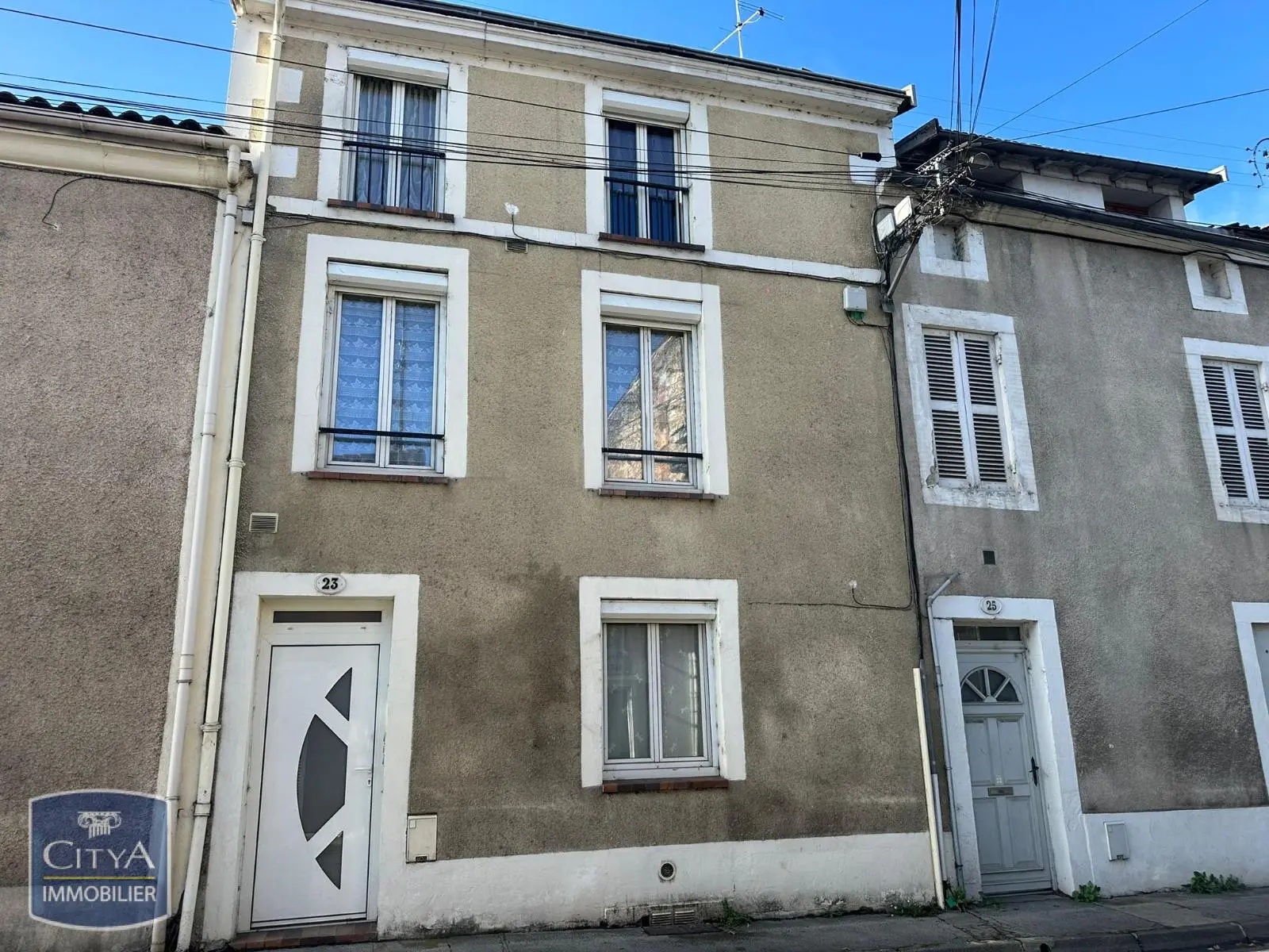 Photo 2 Immeuble 166m²