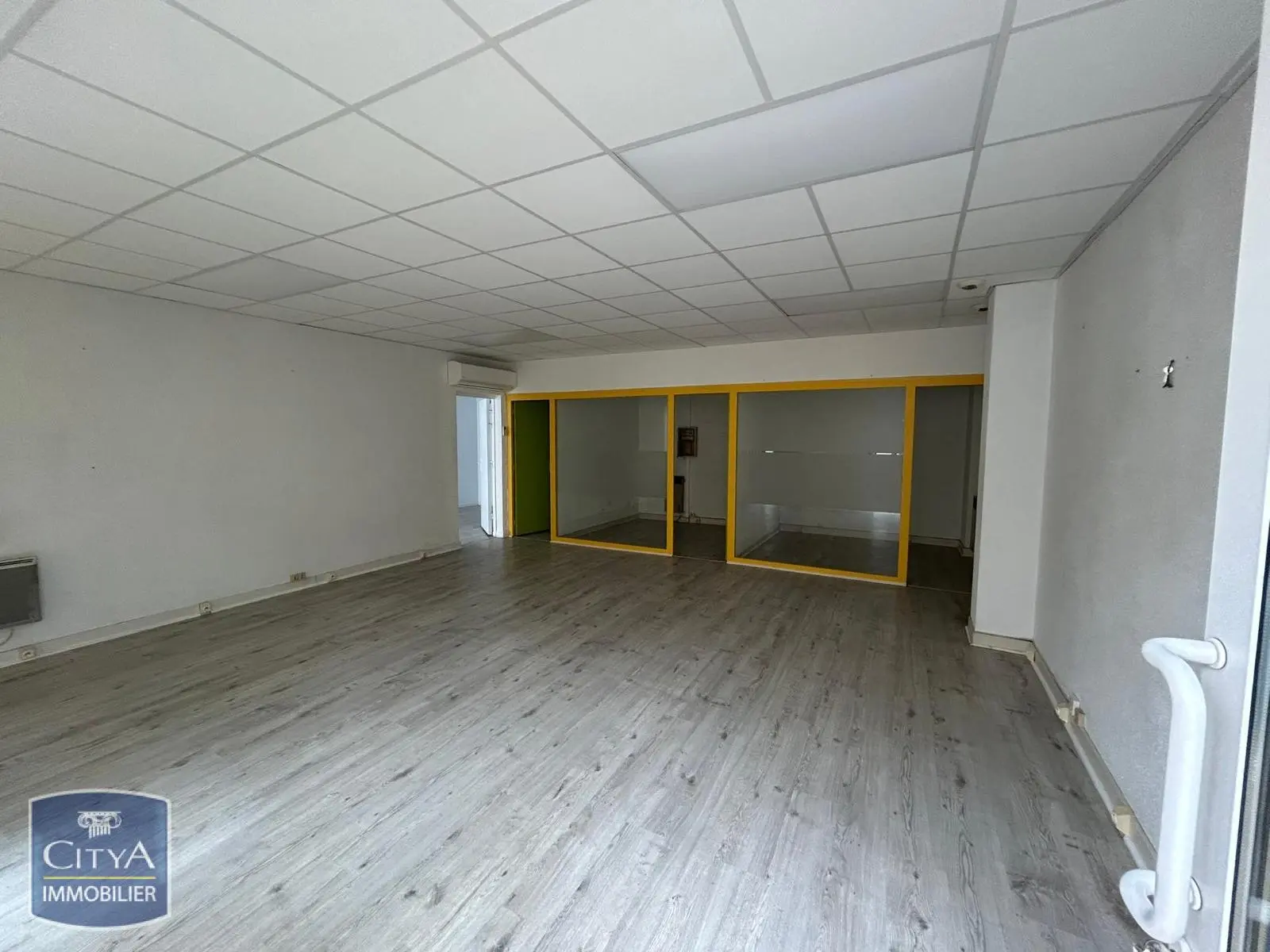 Photo 2 Local Commercial 75m²