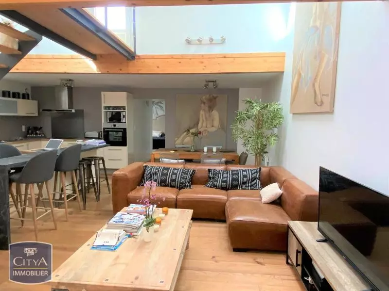 Illustration pour Maison 4 pièces 97m² Photo Maison 4 pièces 97m²