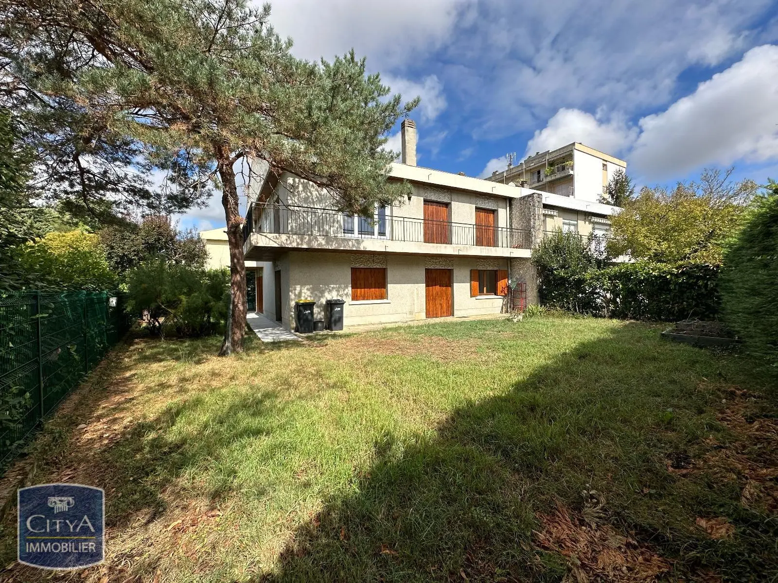 Photo 1 Maison 6 pièces 170m²