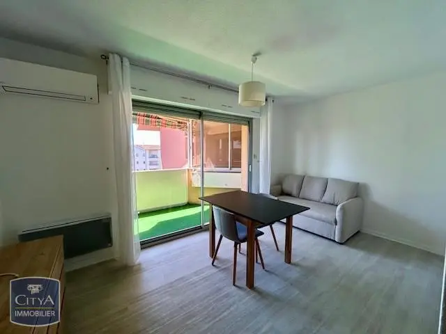 Photo 1 Appartement 1 pièce 28m²