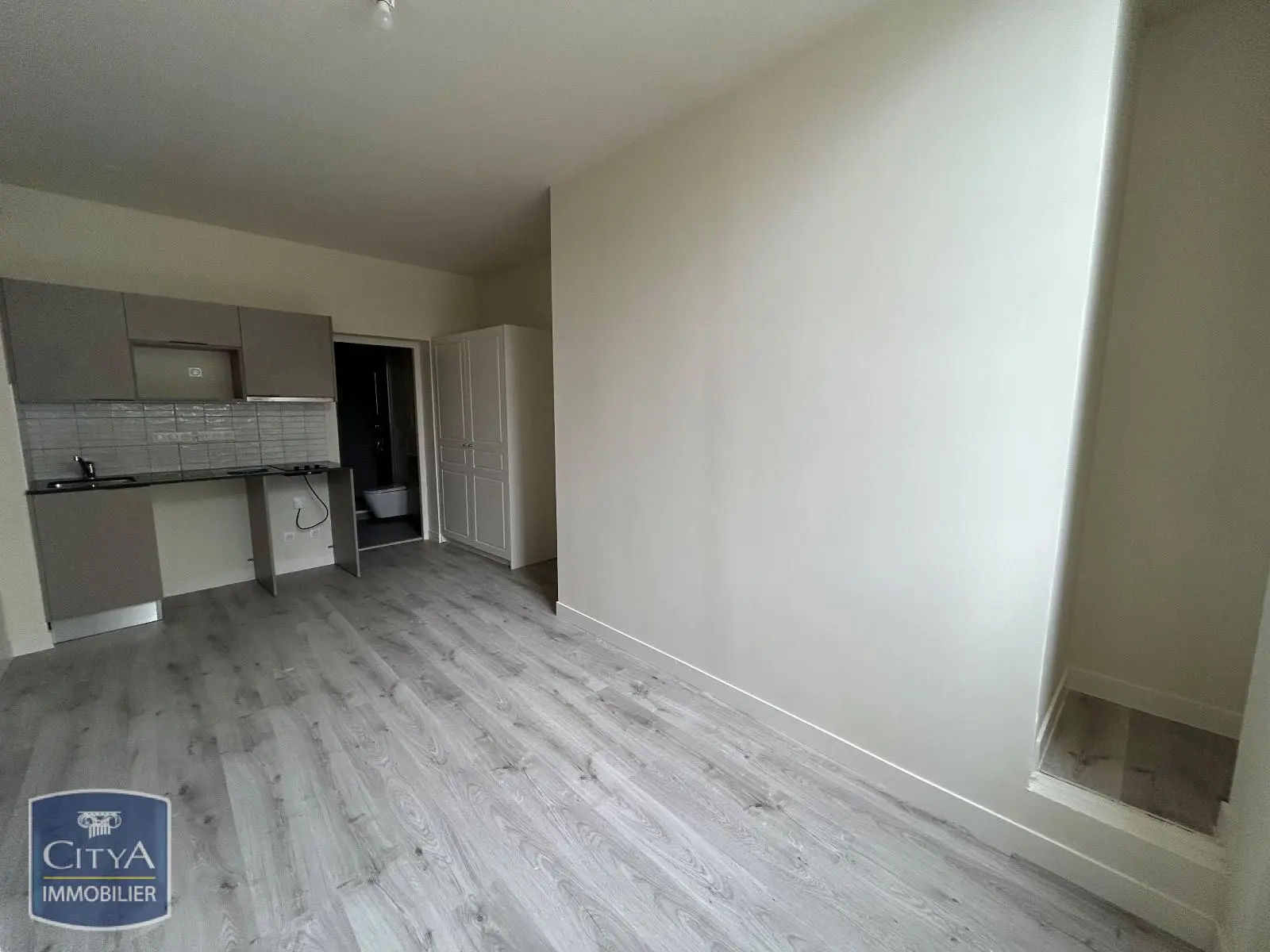 Photo 1 Appartement 1 pièce 23.8m²