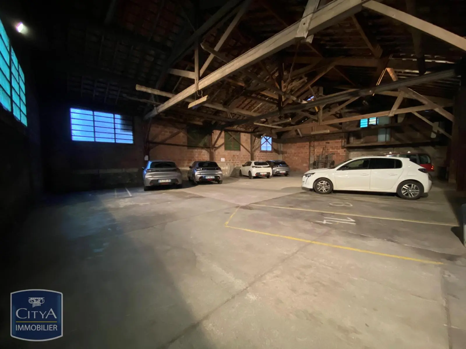Photo 1 Parking 12m²