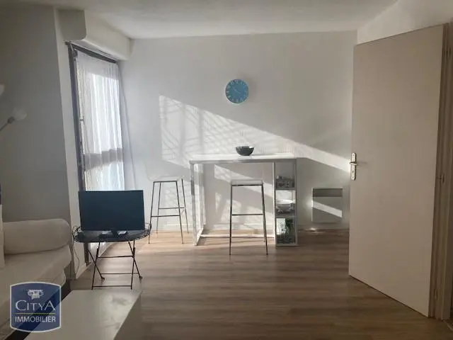 Photo 2 Appartement 1 pièce 28.5m²