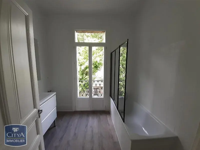 Photo 5 Appartement 1 pièce 41.88m²